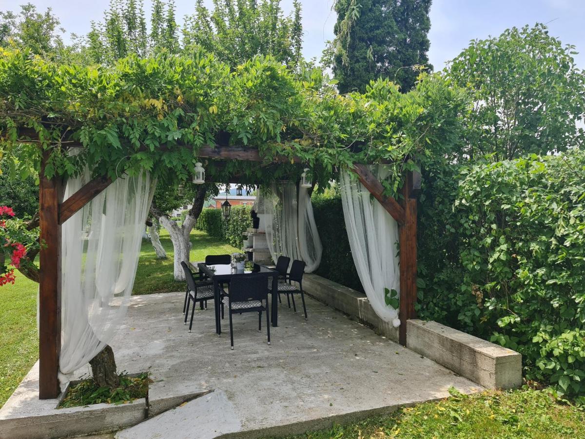 House Wisteria Villa Rakovica Luaran gambar