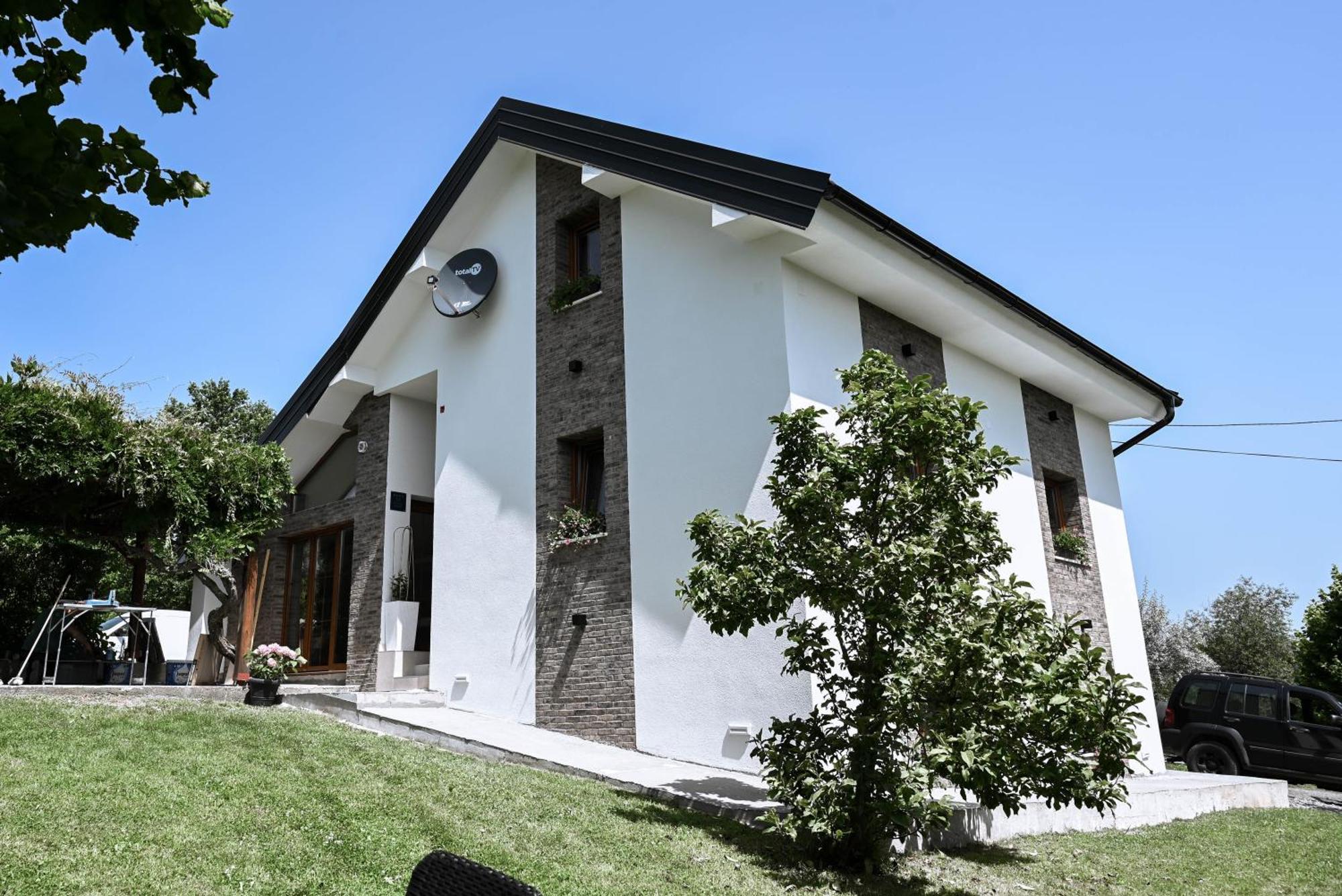 House Wisteria Villa Rakovica Luaran gambar