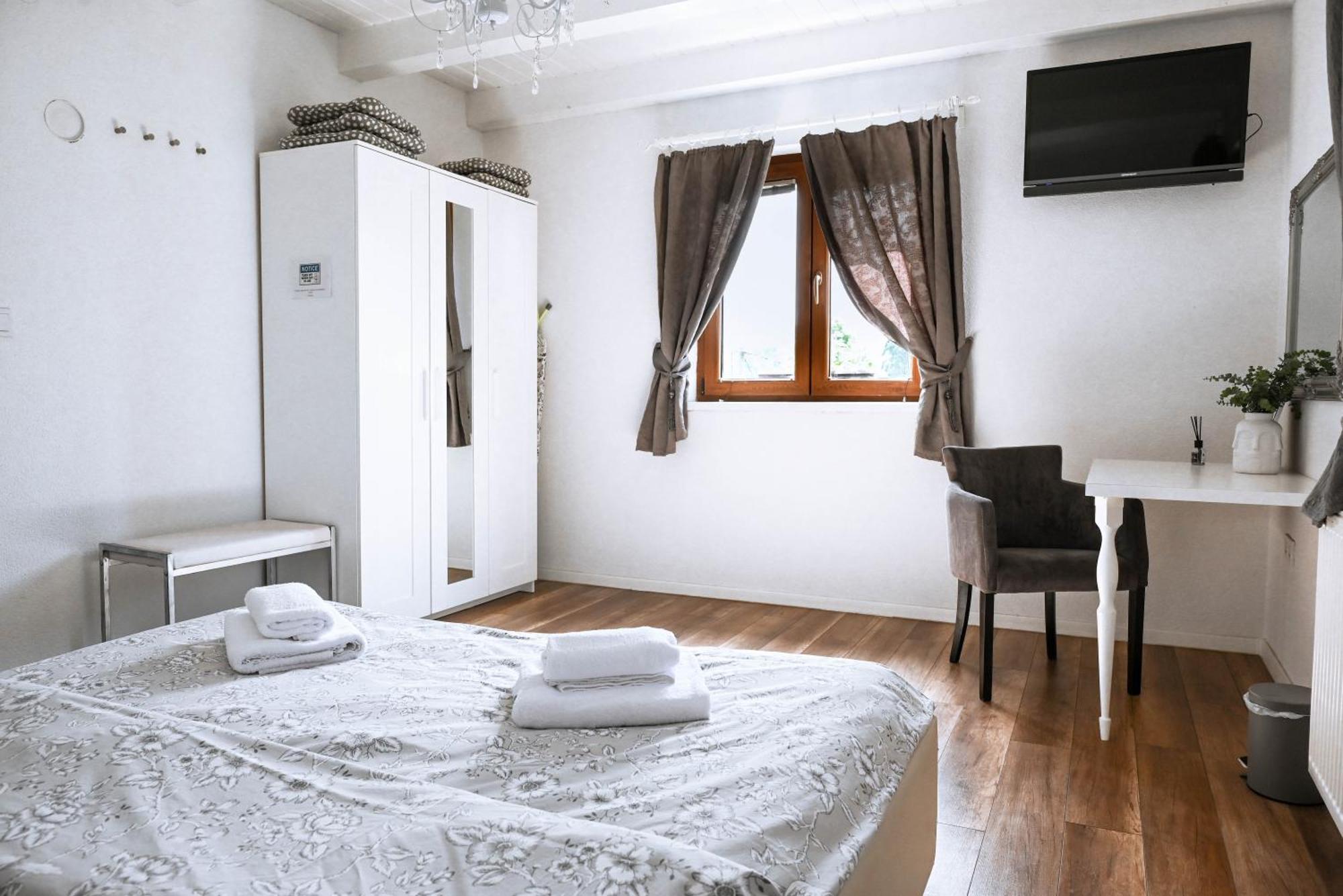 House Wisteria Villa Rakovica Luaran gambar